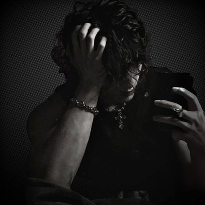 Hidden Face DP for boy for WhatsApp