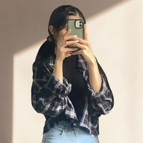 Mirror selfie DP for Instagram