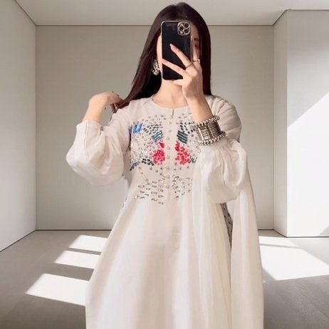 Mirror selfie DP
