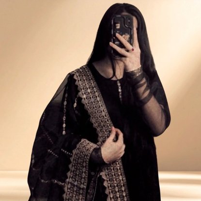 Mirror selfie DP