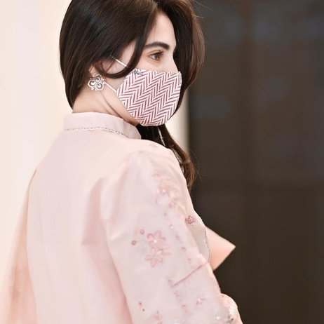 Mask girl DP